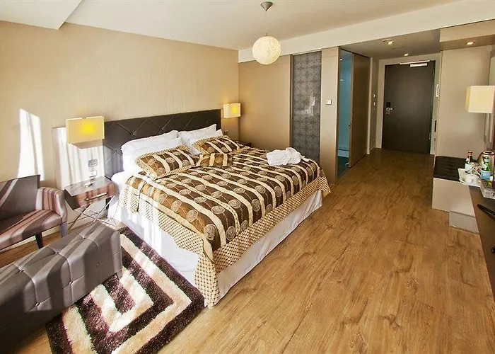 Vier Jahreszeiten 호텔