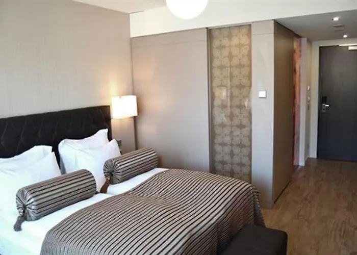 Vier Jahreszeiten Hotel 4*