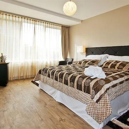 Vier Jahreszeiten Otel 4*