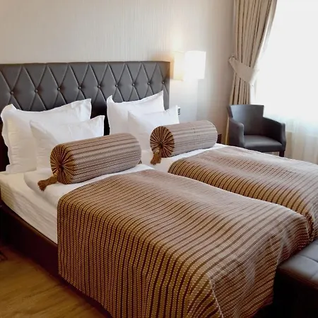 Vier Jahreszeiten Otel