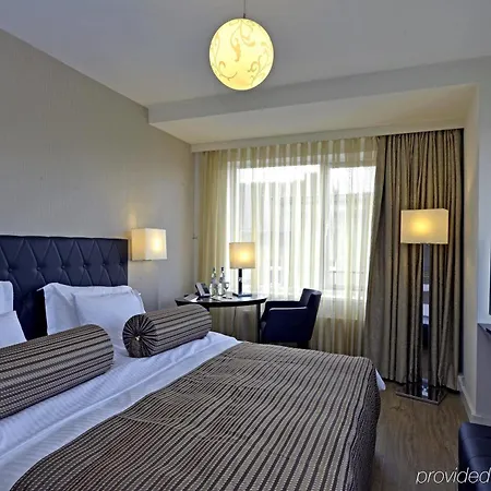 Vier Jahreszeiten Otel