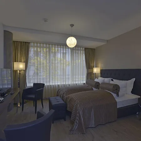 Vier Jahreszeiten Otel