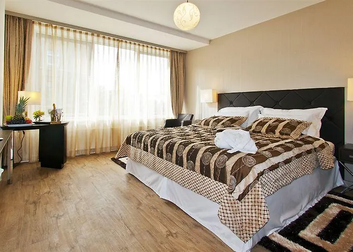 Vier Jahreszeiten Hotel 4*