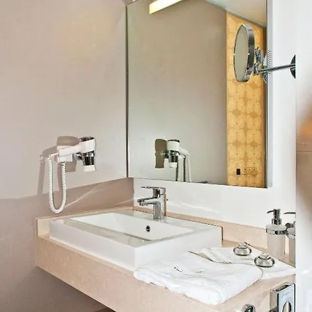 מלון Vier Jahreszeiten ברלין