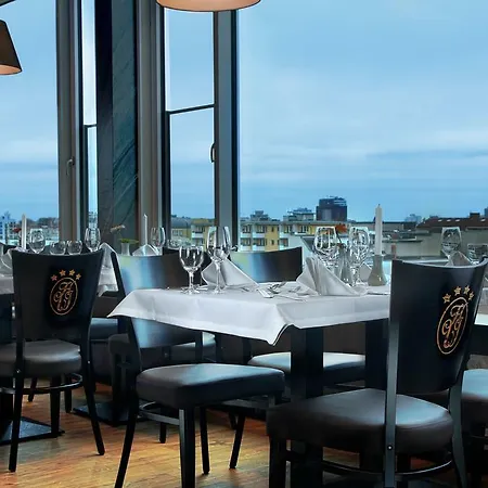 Vier Jahreszeiten 4* ברלין