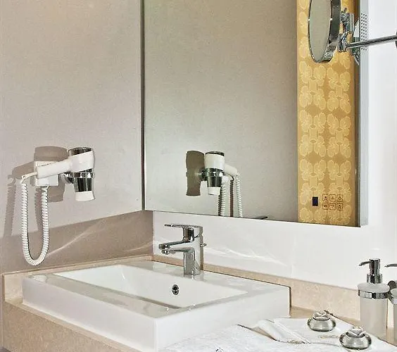 Vier Jahreszeiten 酒店