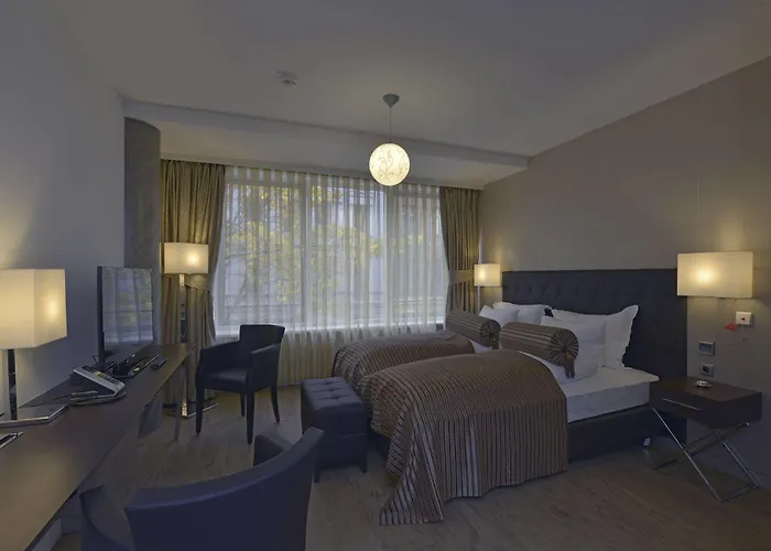 Vier Jahreszeiten 酒店