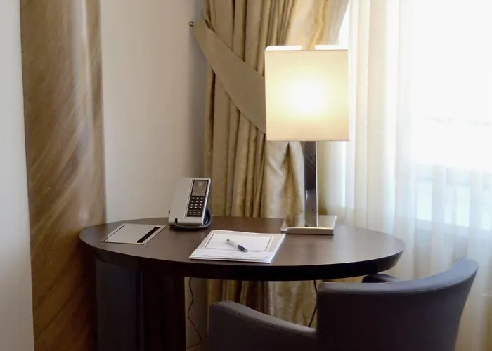 Vier Jahreszeiten 4* 柏林